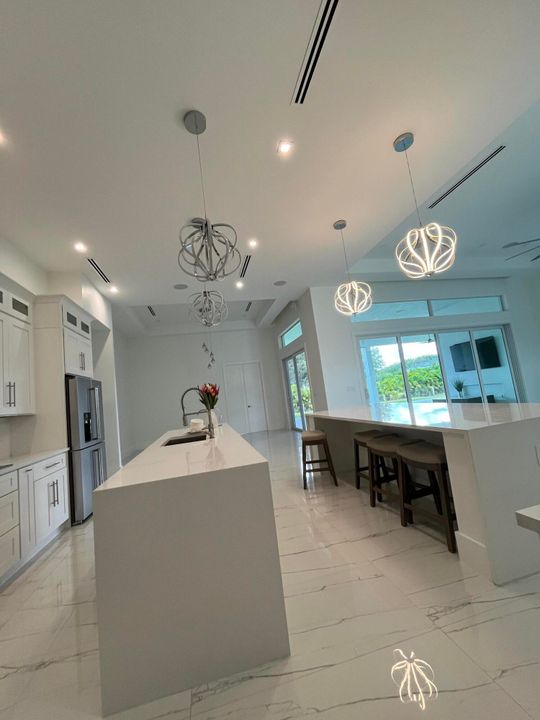 For Rent: $1,200 (4 beds, 4 baths, 3915 Square Feet)