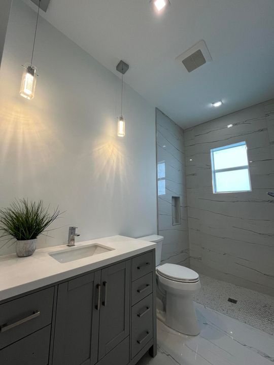 For Rent: $1,200 (4 beds, 4 baths, 3915 Square Feet)