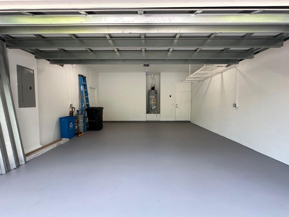 For Sale: $875,000 (3 beds, 2 baths, 1841 Square Feet)