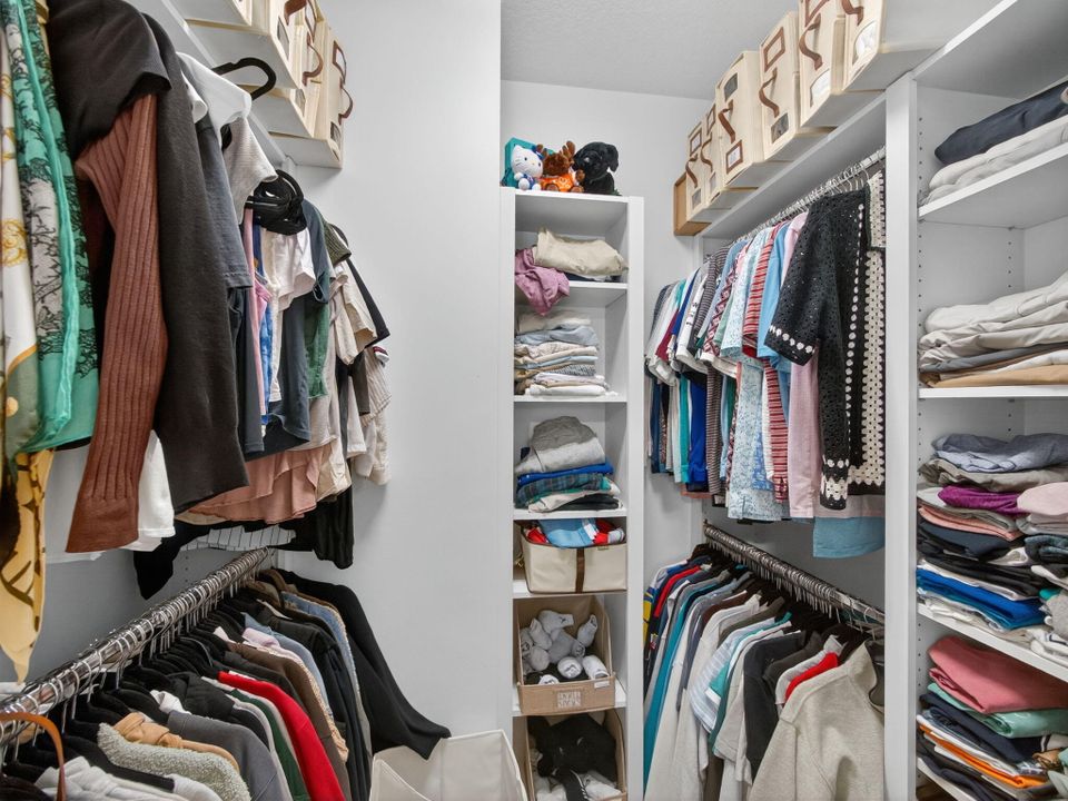 Под контрактом: $3,900 (3 спален, 2 ванн, 1890 Квадратных фут)