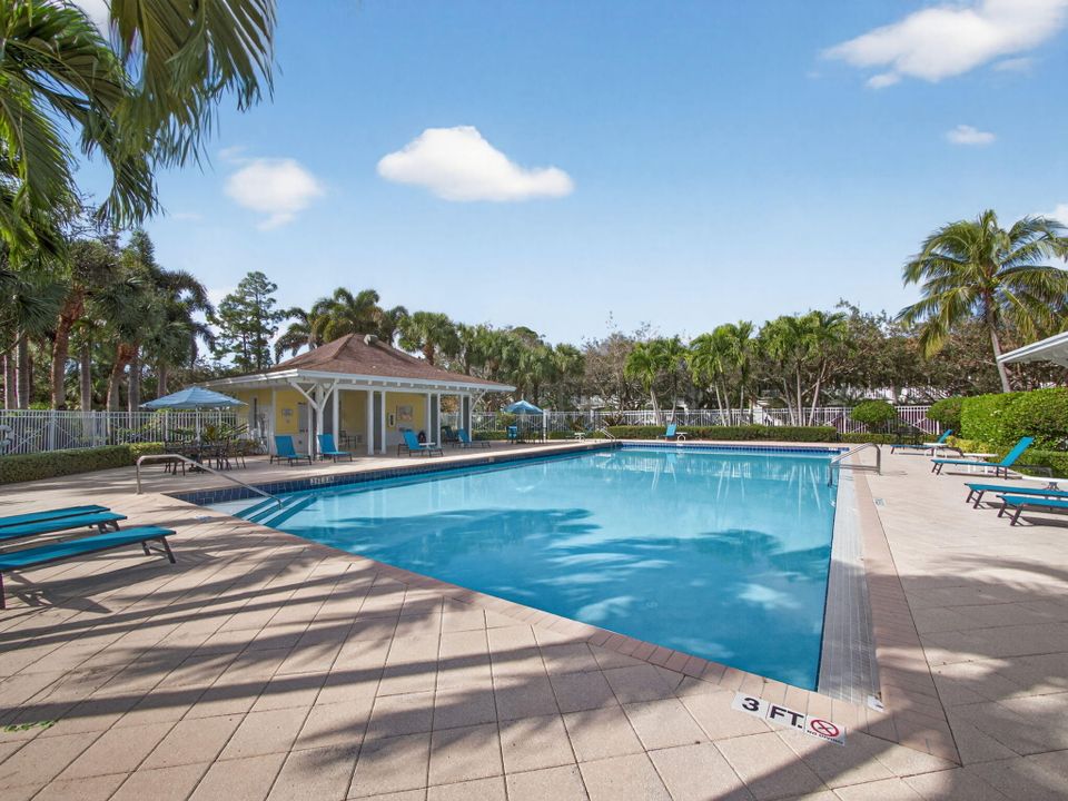 Под контрактом: $3,900 (3 спален, 2 ванн, 1890 Квадратных фут)