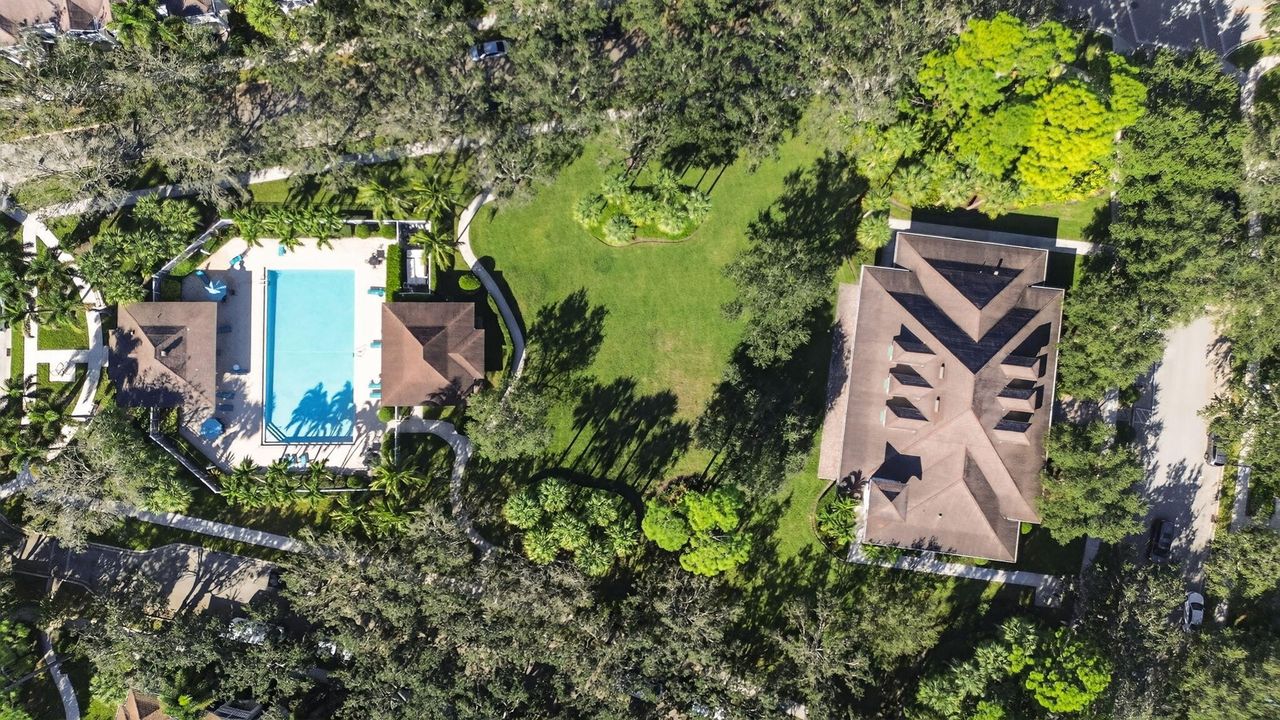 Под контрактом: $3,900 (3 спален, 2 ванн, 1890 Квадратных фут)