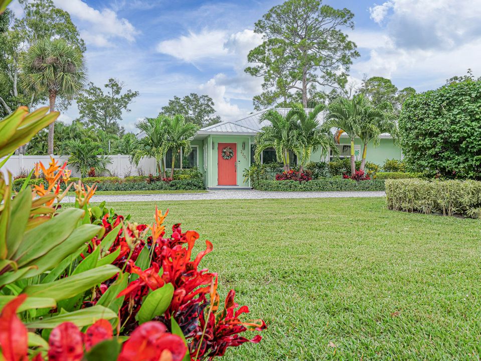 For Sale: $847,000 (4 beds, 3 baths, 2276 Square Feet)