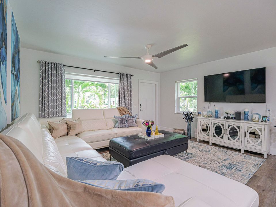 For Sale: $847,000 (4 beds, 3 baths, 2276 Square Feet)