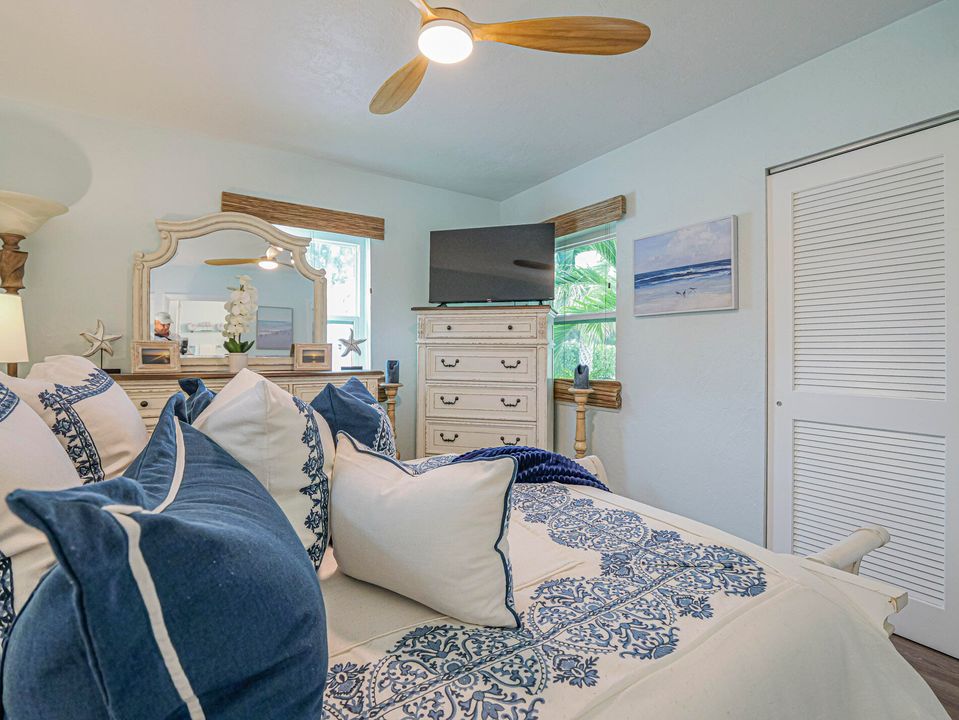 For Sale: $847,000 (4 beds, 3 baths, 2276 Square Feet)