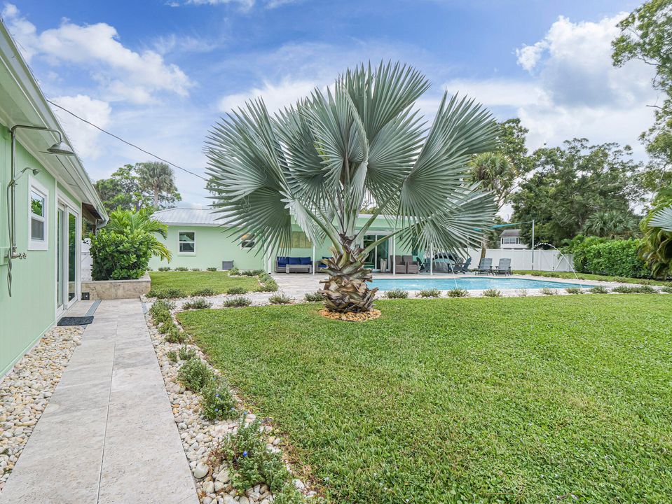 For Sale: $847,000 (4 beds, 3 baths, 2276 Square Feet)