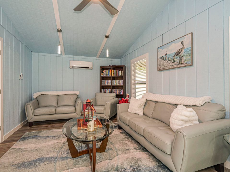 For Sale: $847,000 (4 beds, 3 baths, 2276 Square Feet)