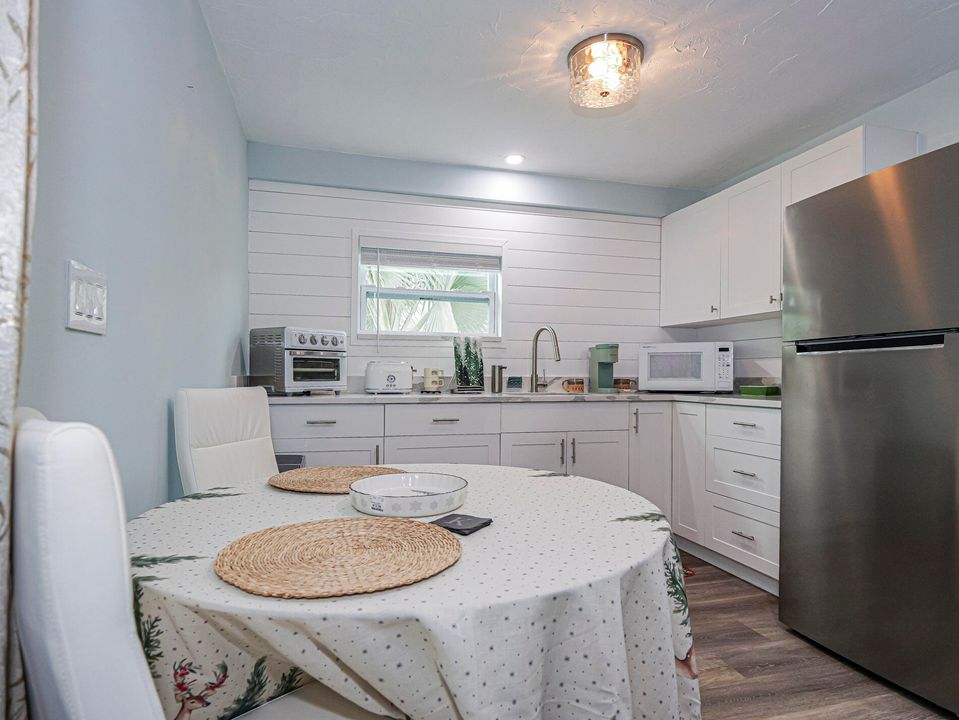 For Sale: $847,000 (4 beds, 3 baths, 2276 Square Feet)