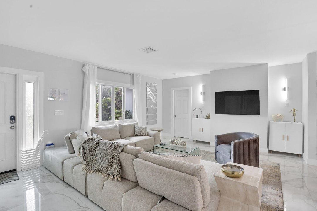 For Sale: $2,295,000 (4 beds, 3 baths, 2198 Square Feet)