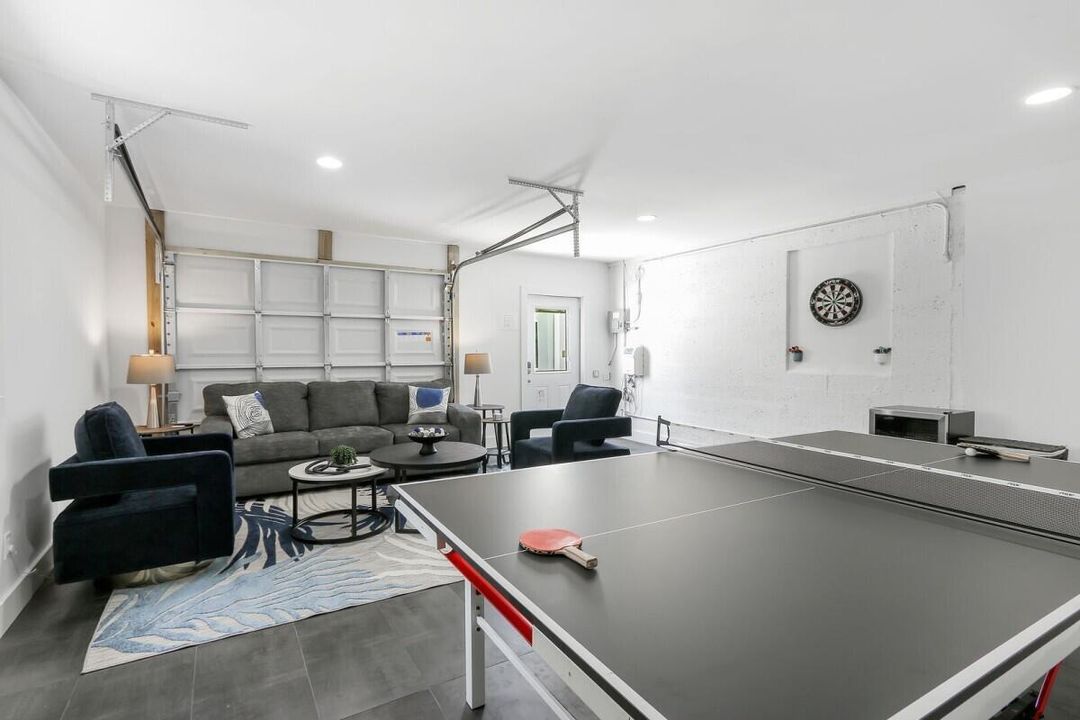 For Sale: $2,295,000 (4 beds, 3 baths, 2198 Square Feet)