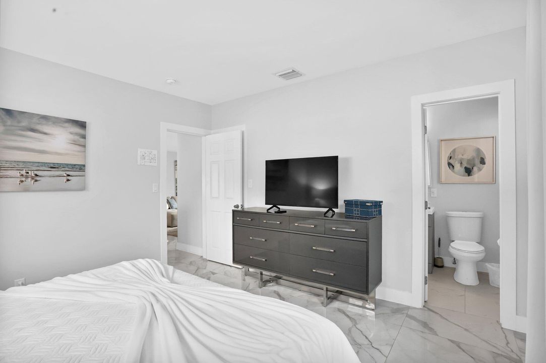 For Sale: $2,295,000 (4 beds, 3 baths, 2198 Square Feet)