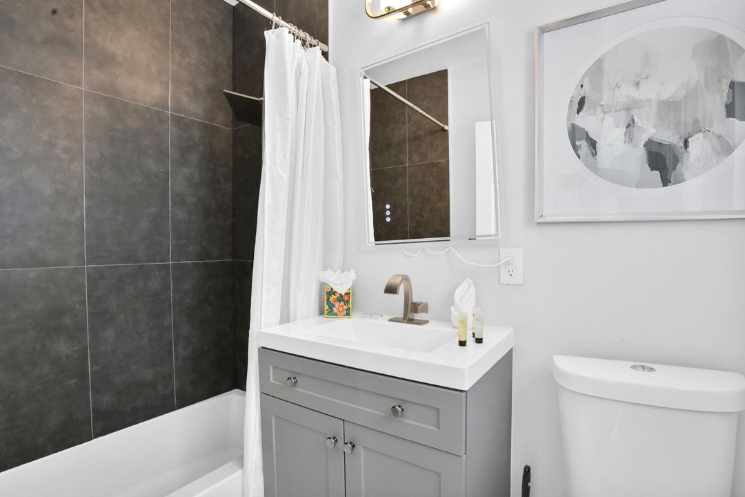 For Sale: $2,295,000 (4 beds, 3 baths, 2198 Square Feet)