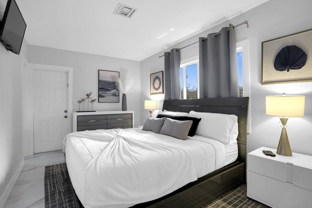 For Sale: $2,295,000 (4 beds, 3 baths, 2198 Square Feet)