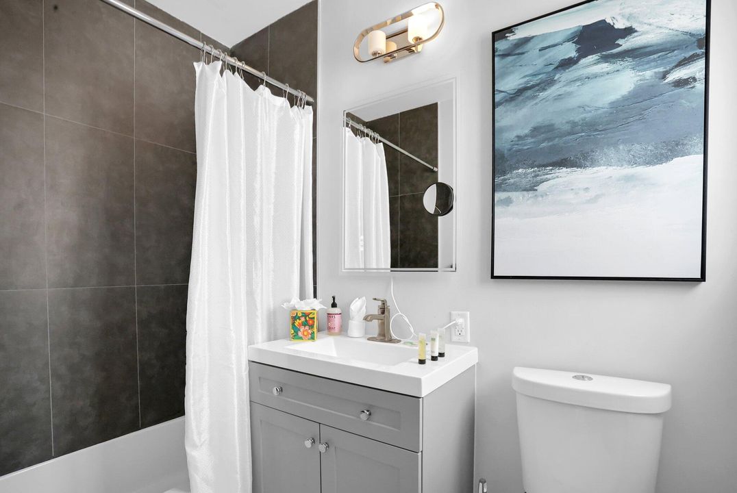 For Sale: $2,295,000 (4 beds, 3 baths, 2198 Square Feet)