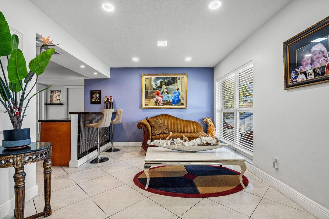 For Sale: $559,900 (4 beds, 2 baths, 1296 Square Feet)