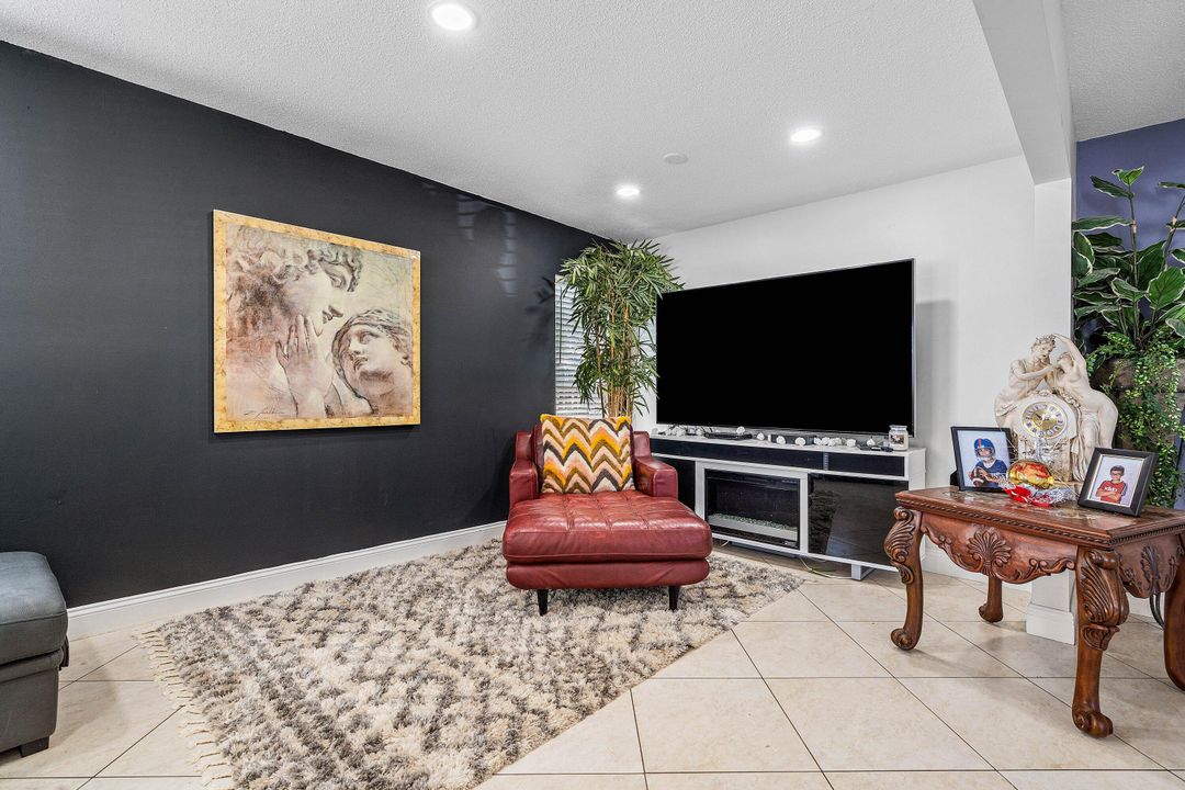 For Sale: $559,900 (4 beds, 2 baths, 1296 Square Feet)