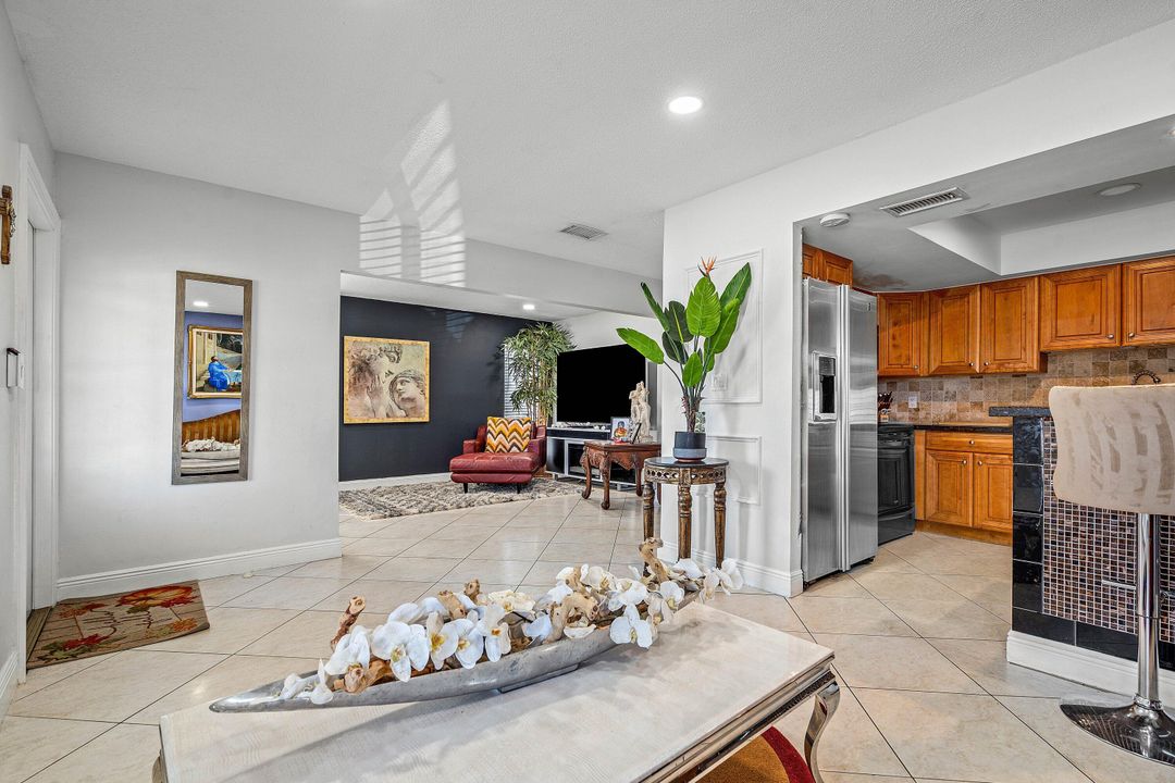 For Sale: $559,900 (4 beds, 2 baths, 1296 Square Feet)