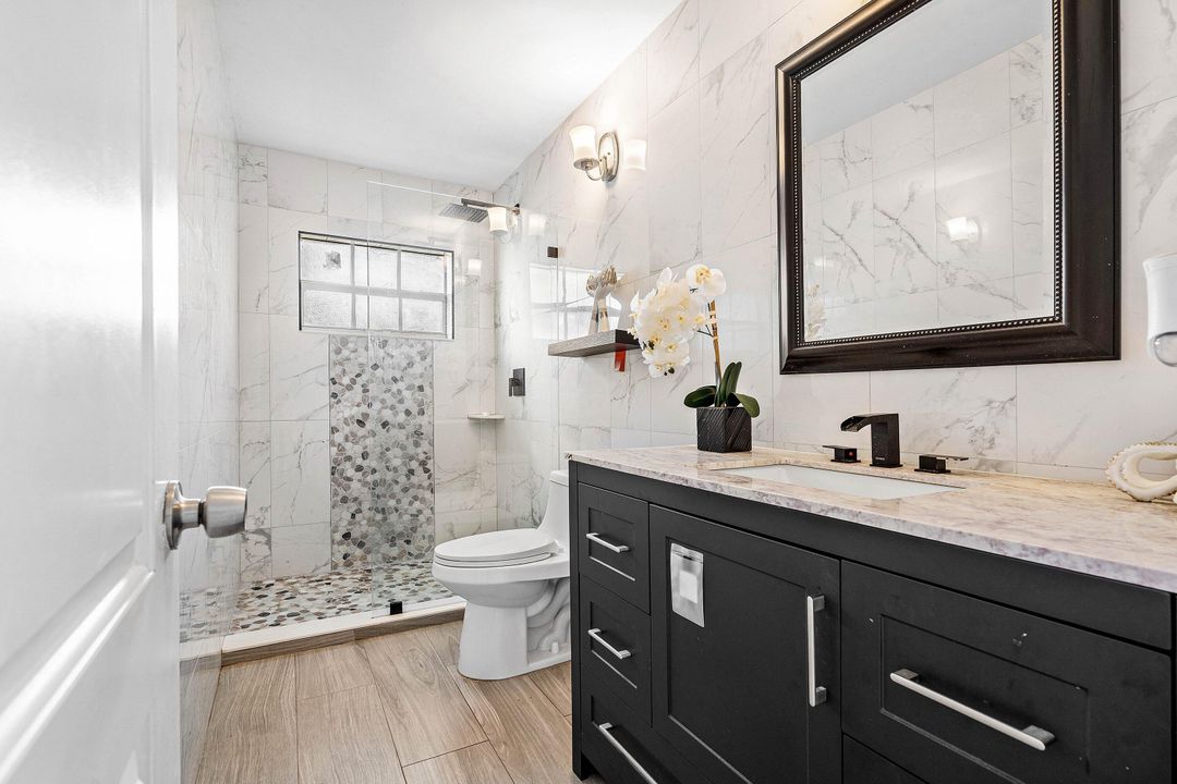 For Sale: $559,900 (4 beds, 2 baths, 1296 Square Feet)