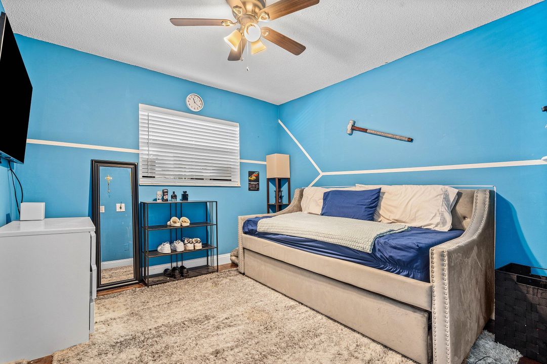 For Sale: $559,900 (4 beds, 2 baths, 1296 Square Feet)