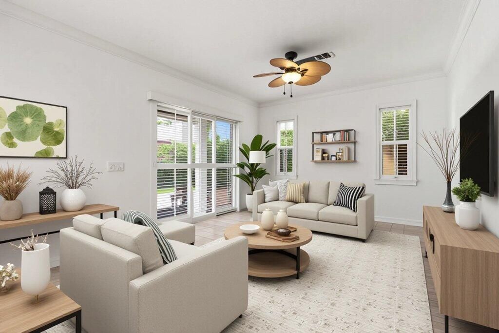 合同活跃: $1,099,000 (4 贝兹, 3 浴室, 2720 平方英尺)