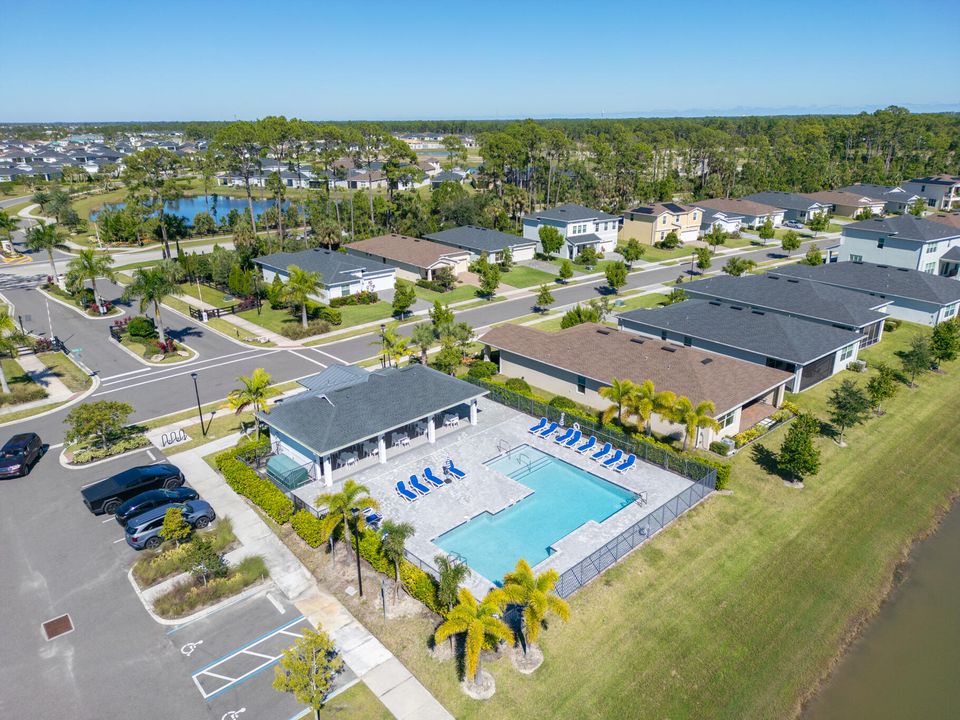 En Venta: $399,000 (3 camas, 3 baños, 1598 Pies cuadrados)