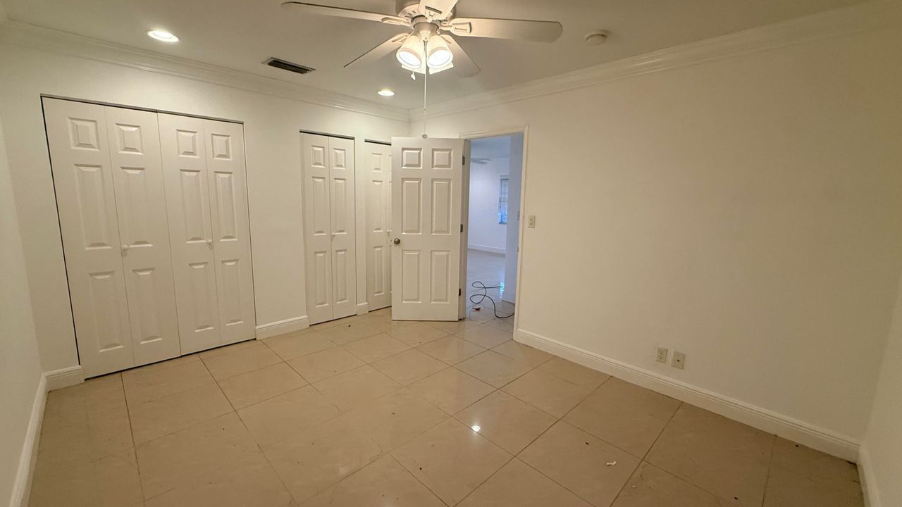 For Rent: $2,400 (2 beds, 2 baths, 800 Square Feet)