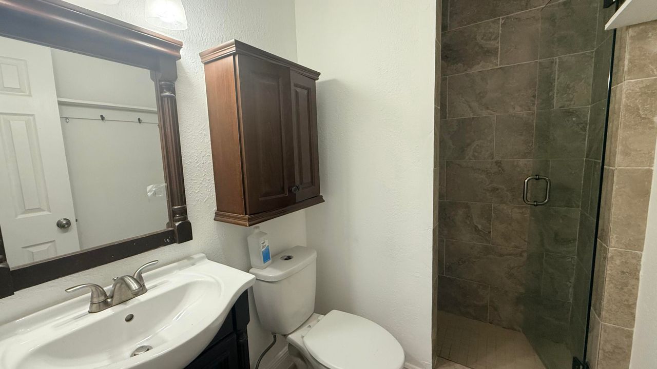 For Rent: $2,400 (2 beds, 2 baths, 800 Square Feet)