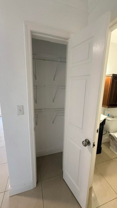 For Rent: $2,400 (2 beds, 2 baths, 800 Square Feet)