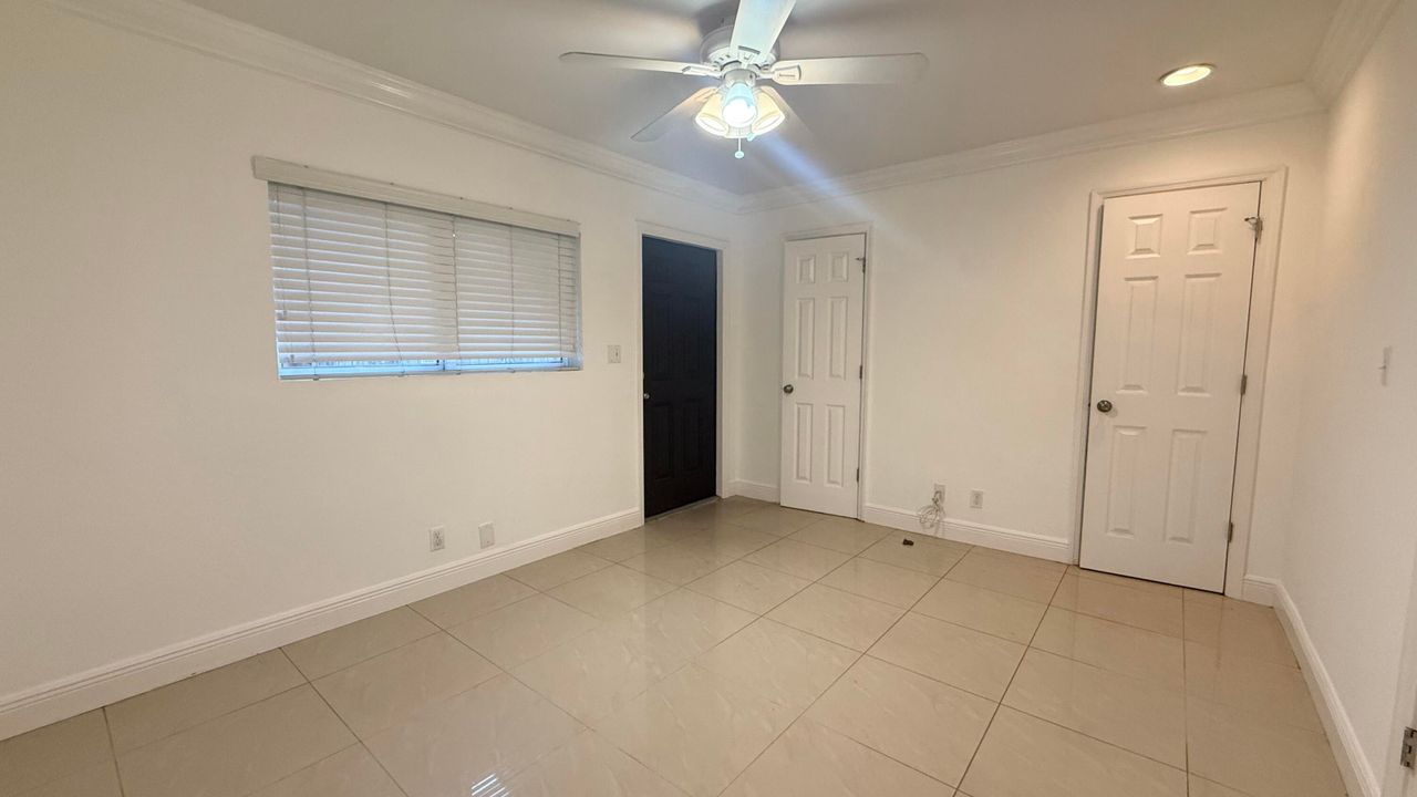 For Rent: $2,400 (2 beds, 2 baths, 800 Square Feet)