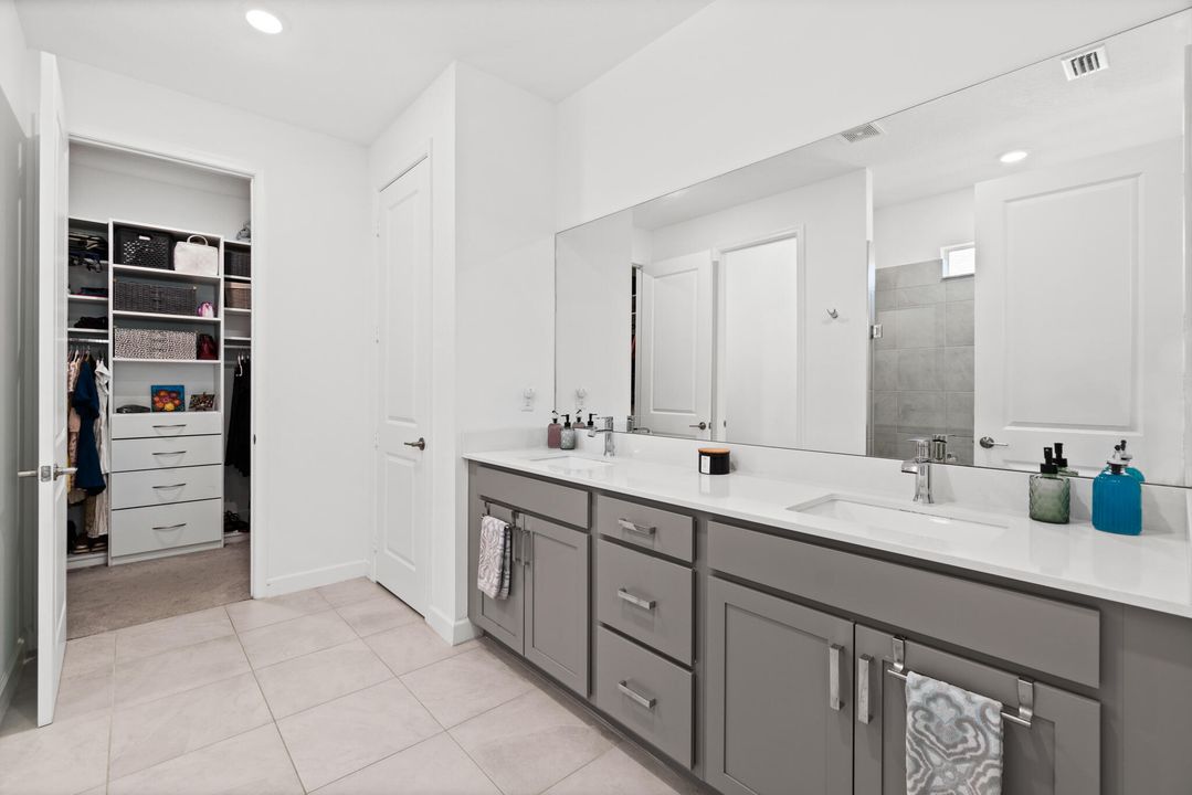 En Venta: $399,000 (3 camas, 3 baños, 1598 Pies cuadrados)