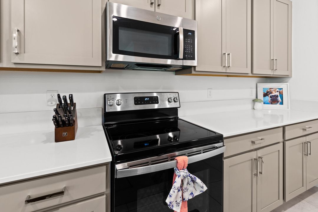 En Venta: $399,000 (3 camas, 3 baños, 1598 Pies cuadrados)