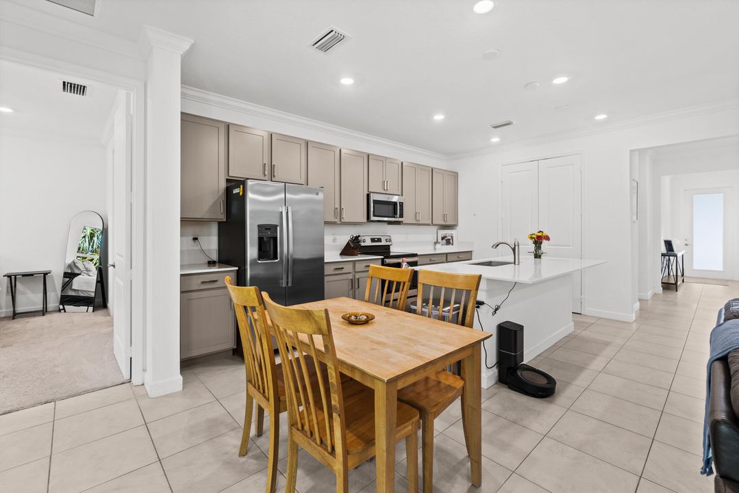 En Venta: $399,000 (3 camas, 3 baños, 1598 Pies cuadrados)