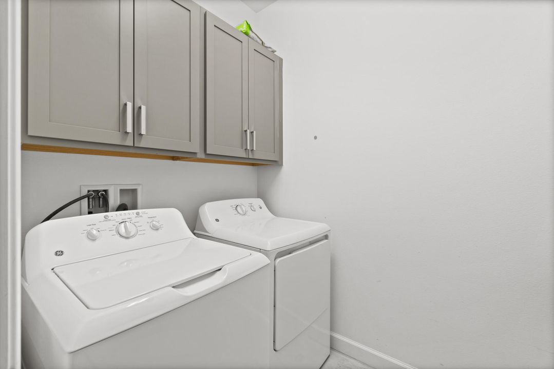 En Venta: $399,000 (3 camas, 3 baños, 1598 Pies cuadrados)