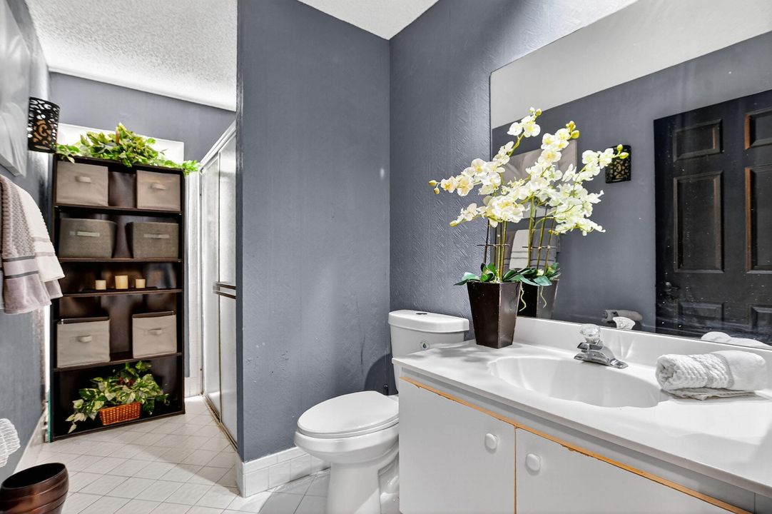 En Venta: $720,000 (4 camas, 2 baños, 2177 Pies cuadrados)