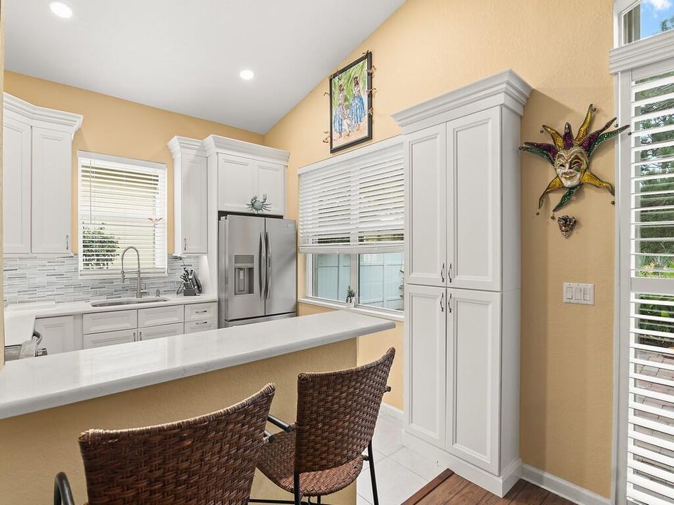 For Sale: $325,000 (3 beds, 2 baths, 1377 Square Feet)