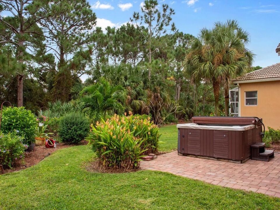 For Sale: $325,000 (3 beds, 2 baths, 1377 Square Feet)