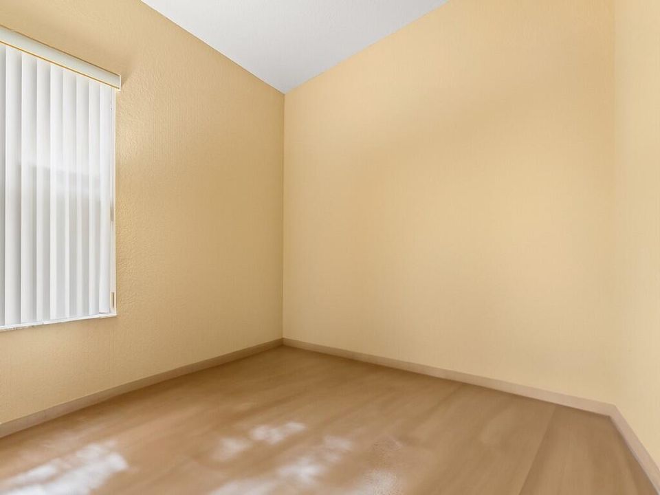 For Sale: $325,000 (3 beds, 2 baths, 1377 Square Feet)