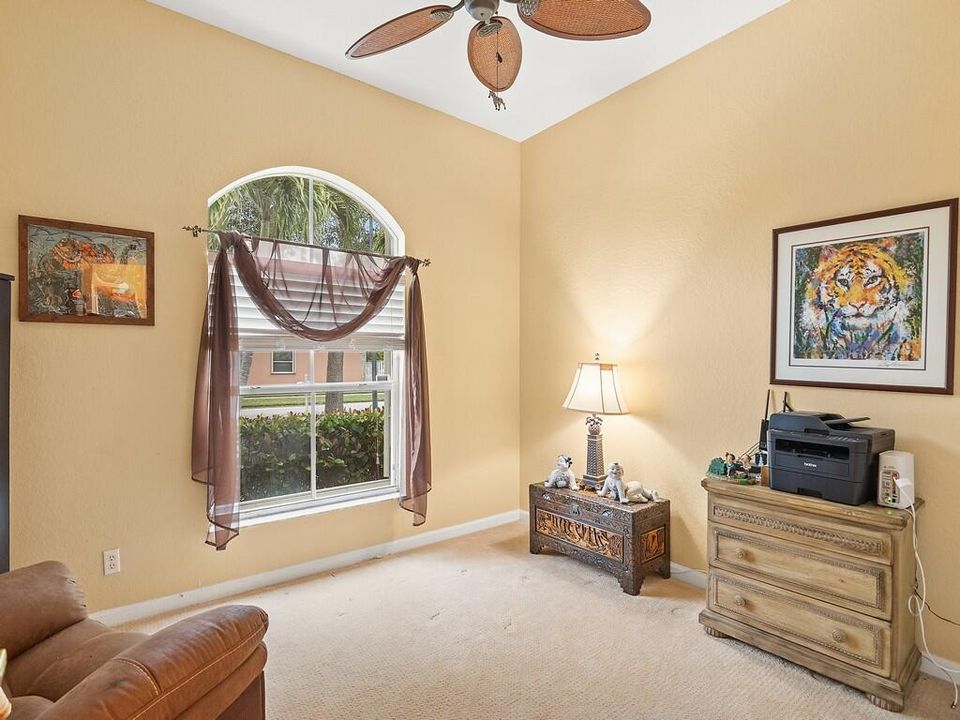 For Sale: $325,000 (3 beds, 2 baths, 1377 Square Feet)