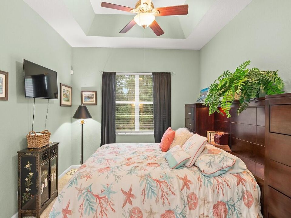 For Sale: $325,000 (3 beds, 2 baths, 1377 Square Feet)