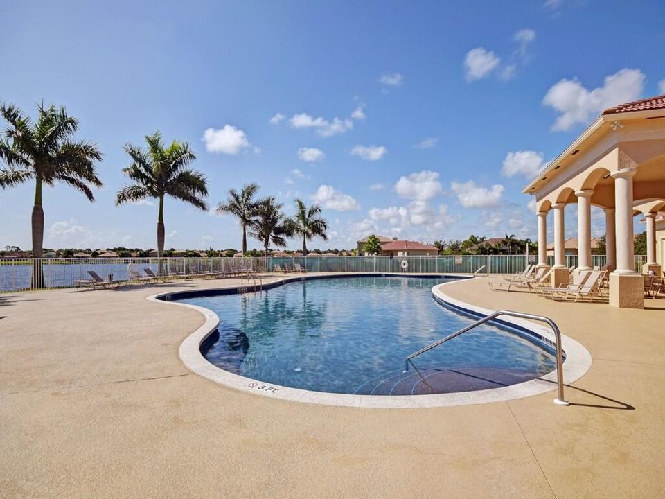 For Sale: $325,000 (3 beds, 2 baths, 1377 Square Feet)