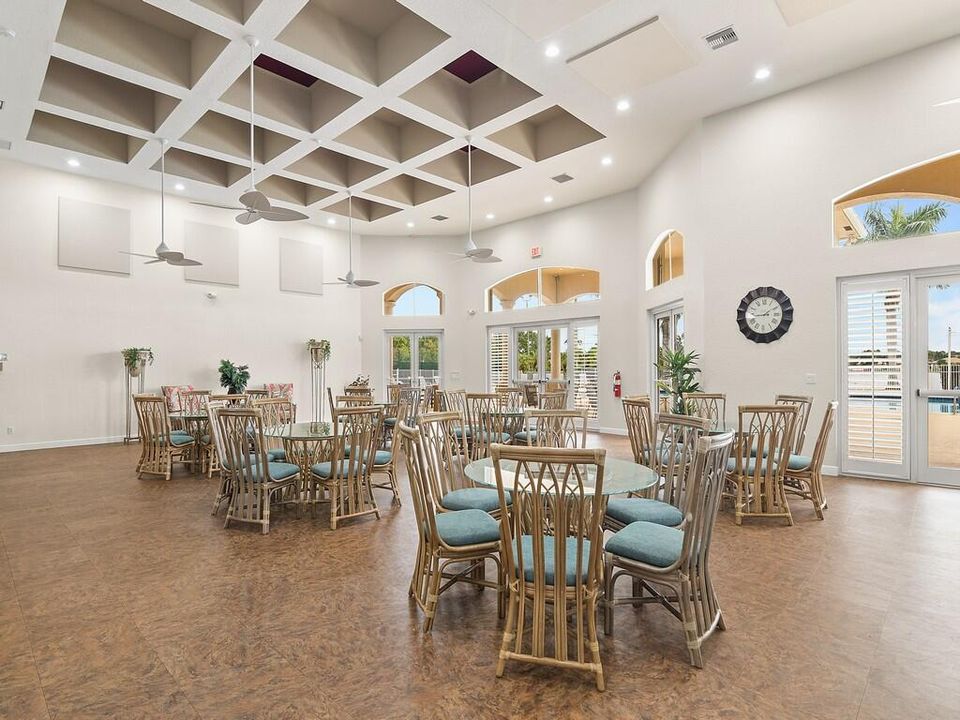 For Sale: $325,000 (3 beds, 2 baths, 1377 Square Feet)