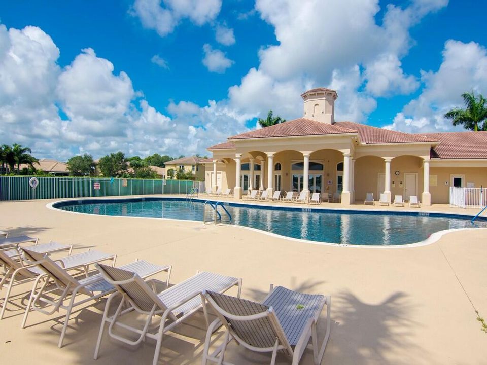 For Sale: $325,000 (3 beds, 2 baths, 1377 Square Feet)