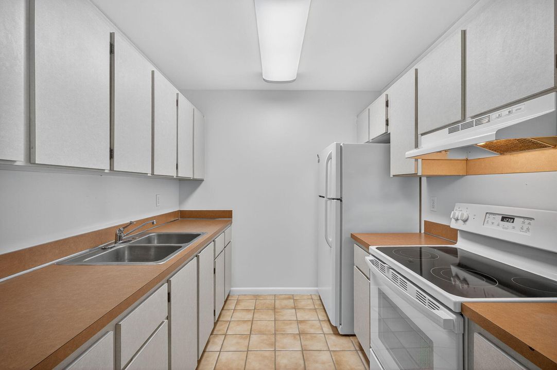 В аренду: $1,600 (1 спален, 1 ванн, 804 Квадратных фут)