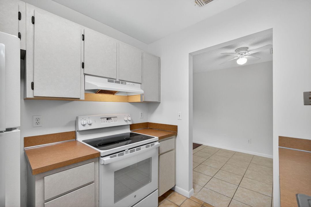 В аренду: $1,600 (1 спален, 1 ванн, 804 Квадратных фут)