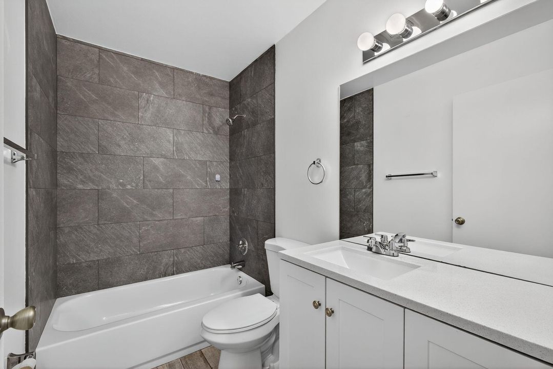 В аренду: $1,600 (1 спален, 1 ванн, 804 Квадратных фут)