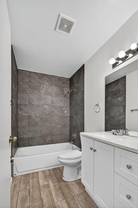 В аренду: $1,600 (1 спален, 1 ванн, 804 Квадратных фут)