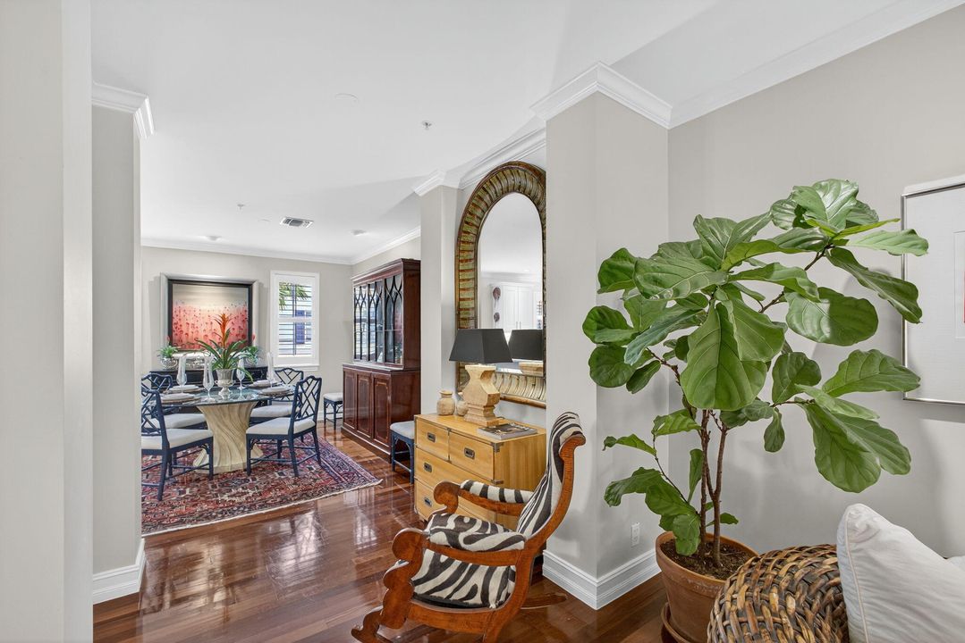 合同活跃: $1,450,000 (3 贝兹, 3 浴室, 2026 平方英尺)