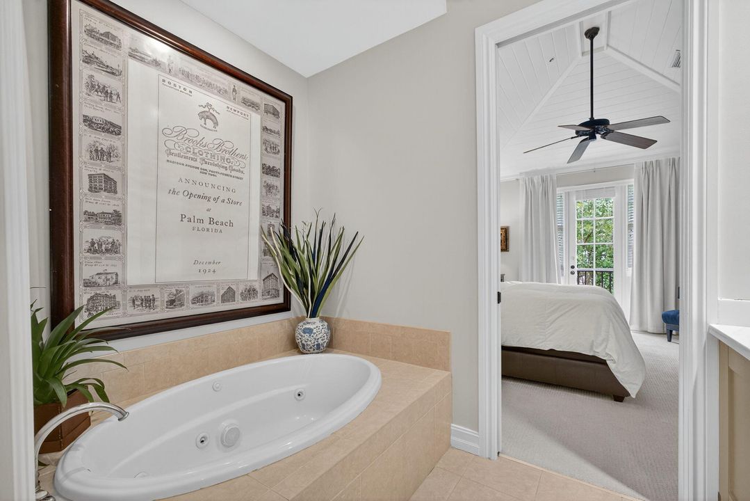 合同活跃: $1,450,000 (3 贝兹, 3 浴室, 2026 平方英尺)