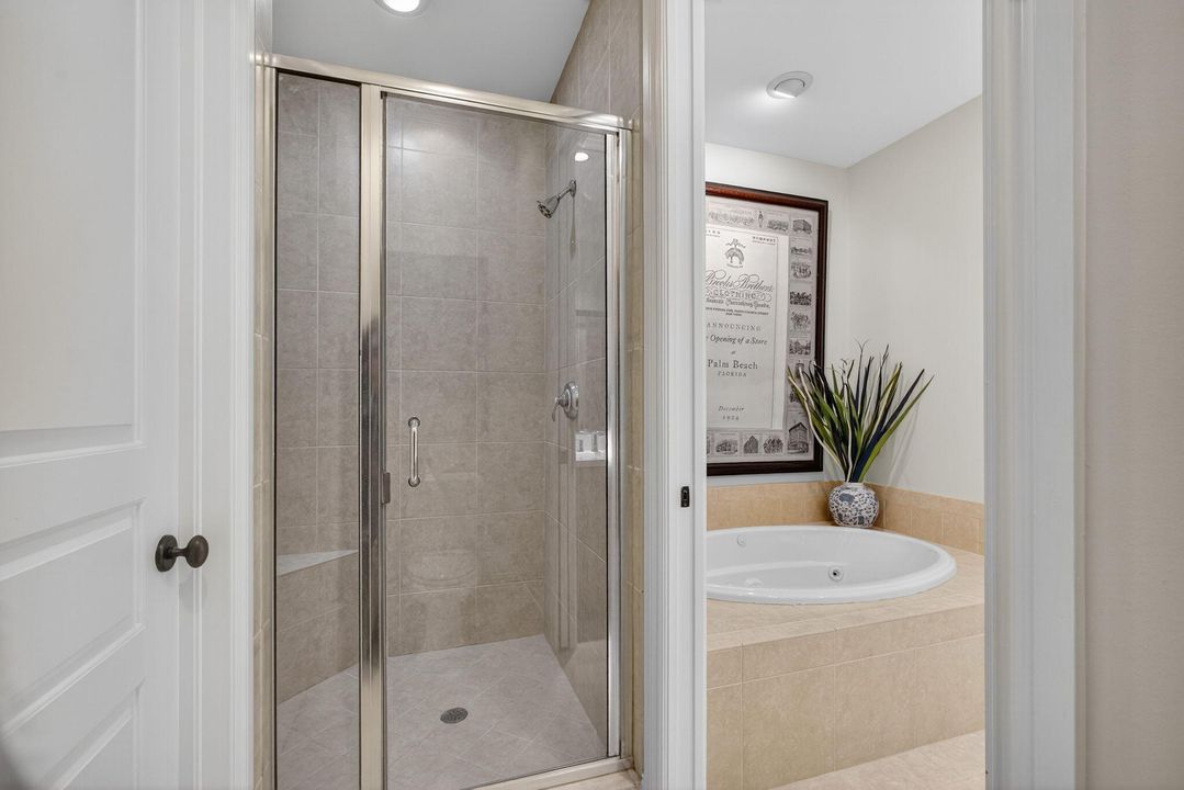 合同活跃: $1,450,000 (3 贝兹, 3 浴室, 2026 平方英尺)