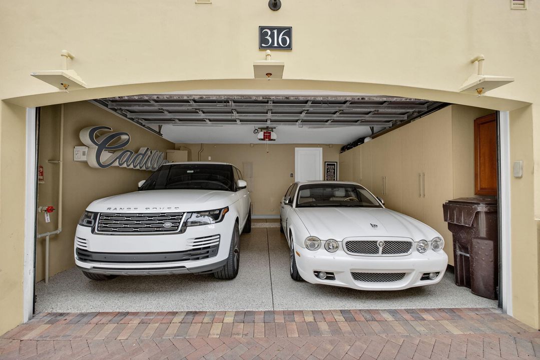 合同活跃: $1,450,000 (3 贝兹, 3 浴室, 2026 平方英尺)